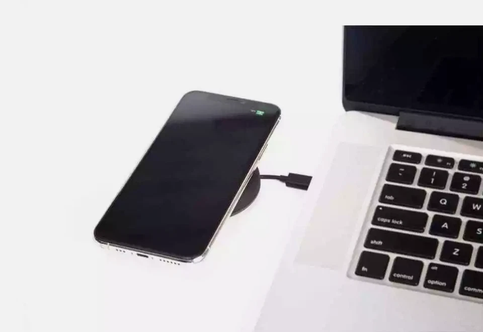 Lote de 10 X Cargador Inalámbrico Compacto TYLT Medallion Se Conecta a PC y Banco de Alimentación Foto 4 de 4