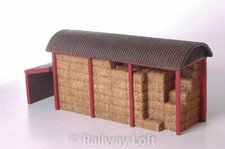 Skaledale Dutch Pole Barn in OO Gauge Scale By Hornby R8573