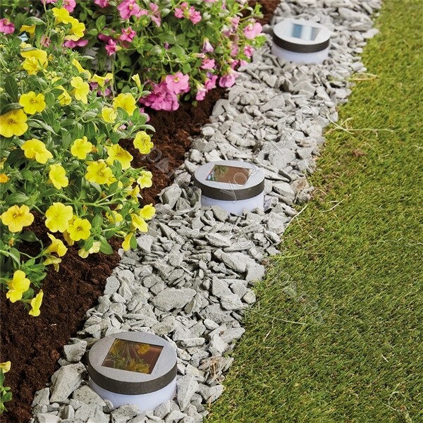 Madison 3-Light Black Integrated LED Solar Lamp Post And Planter