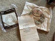 JANLYNN CHARMIN Candlewicking "Joy Wreath" 04-458 Finished Size 14"x14"