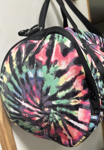 Victorias Secret PINK Duffle Gym Bag Travel Tote Bag Tie Dye New! - Picture 3 of 6