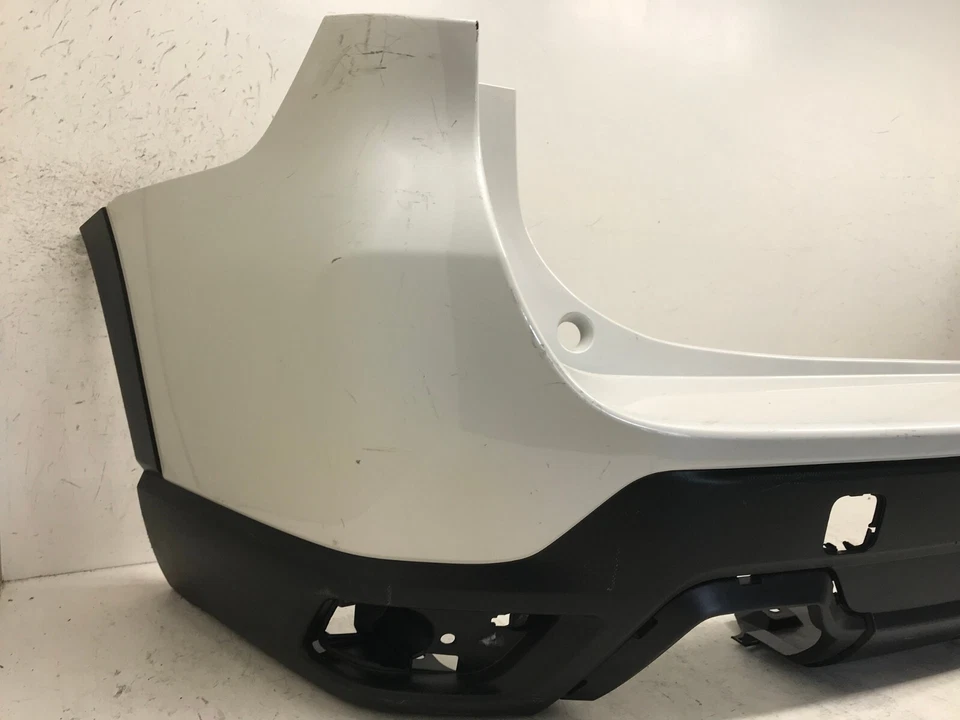 Cubierta de parachoques trasero blanca Subaru Forester Base Limited 2019 2020 57704SJ301 OEM Foto 4 de 4
