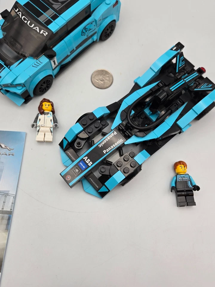 LEGO Speed Champions Set 76898 Formula E Panasonic Jaguar I-Pace w/ Minifigures - Image 3 of 4