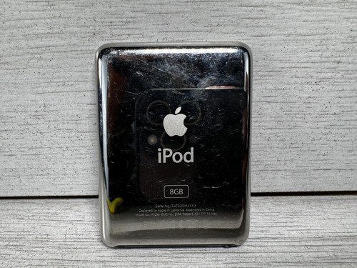 Apple iPod Nano A1236 3a Generazione 8GB Lettore MP3 Testato Funzionante Posteriore Nero - Foto 4 di 6