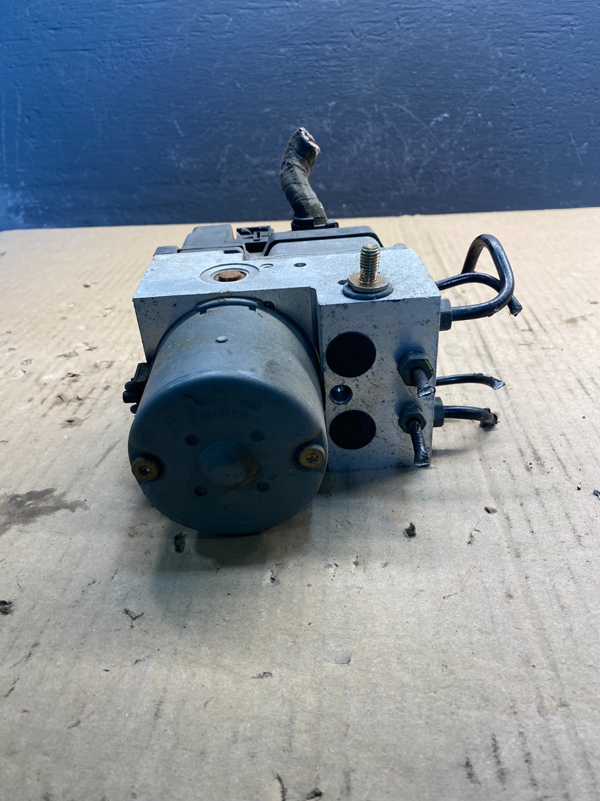 2002-2005 Maserati Coupe 4200 M138 ABS AntiLock Brake Pump Module AC0986  DG