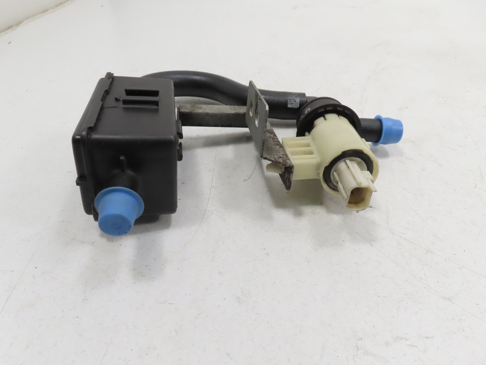 06 Lamborghini Gallardo #1310 Solenoid, Fuel Gas Vapor Canister Purge Vent 6L24-