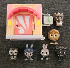 Rare Disney Doorables ZOOTOPIA Series 1 + 2 Lot + Jumbeaux's Cafe Playset