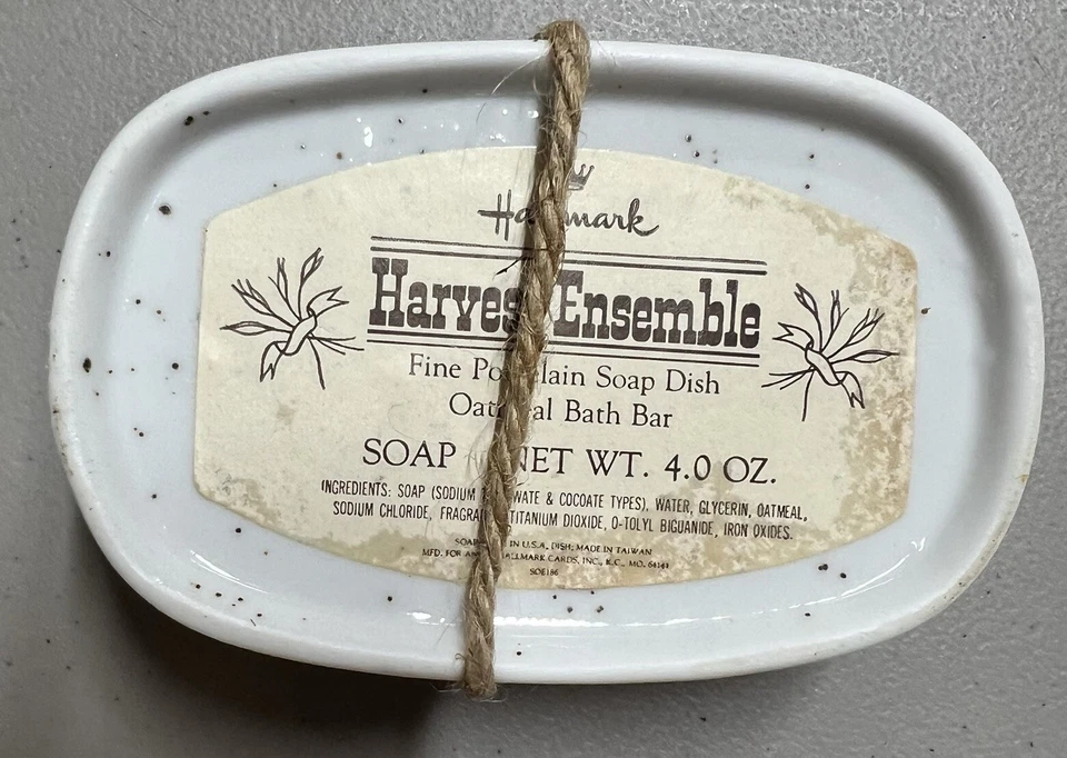 Jabonera de porcelana Hallmark de colección de los años 60 con jabón original Foto 2 de 2