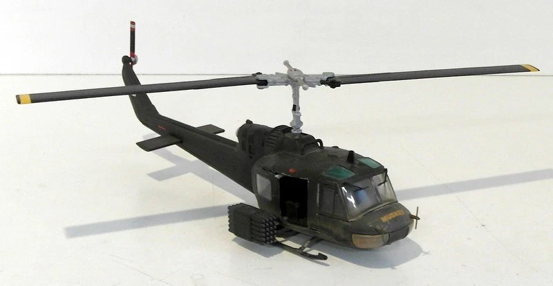 Corgi escala 1/48 US50404 - Bell UH-1C Huey Hog helicóptero ejército de EE. UU. Foto 2 de 4
