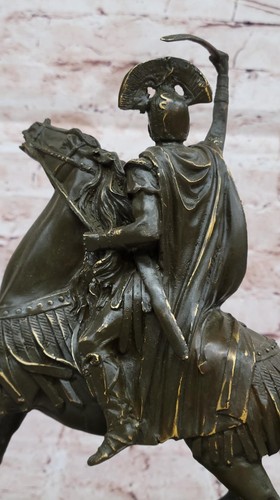 Escultura de bronce Kamiko firmada soldado romano a caballo con espada detallada - Imagen 9 de 10