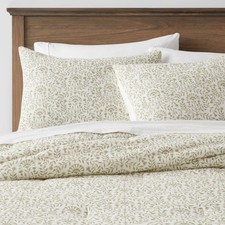 King Traditional Vine Printed Cotton Comforter  Sham Set Green - Threshold