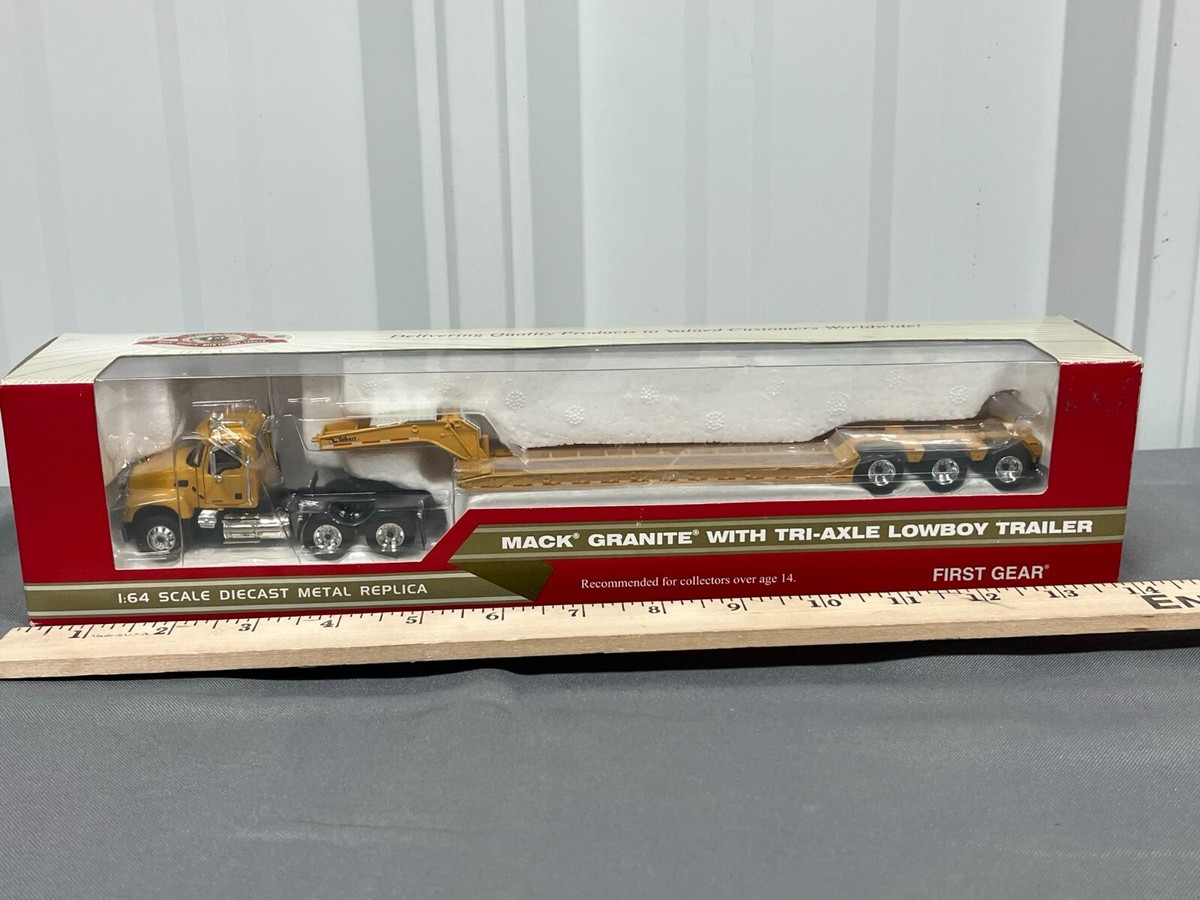 ミニカー 1st gear MACK GRANITE WITH 28 TRAIT Mack Granite MP Engine Series Truck Tractor Yellow 1/50