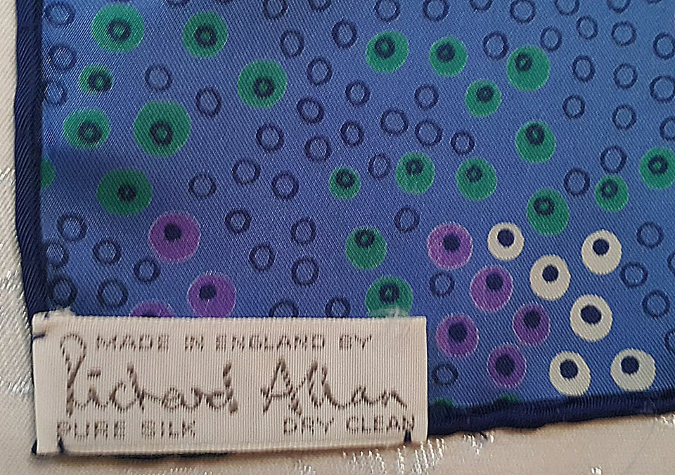 BUFANDA VINTAGE AUTÉNTICA RICHARD ALLAN LUNARES AZUL SEDA LARGA NIÑOS - Imagen 3 de 3