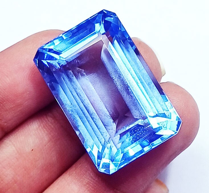 Topaze Bleue Naturelle 77 Carats - Forme Coussin, Certifiée AGL, Non Traitée, Livraison Gratuite