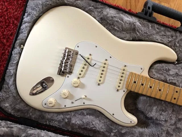 Fender on sale stratocaster ivory
