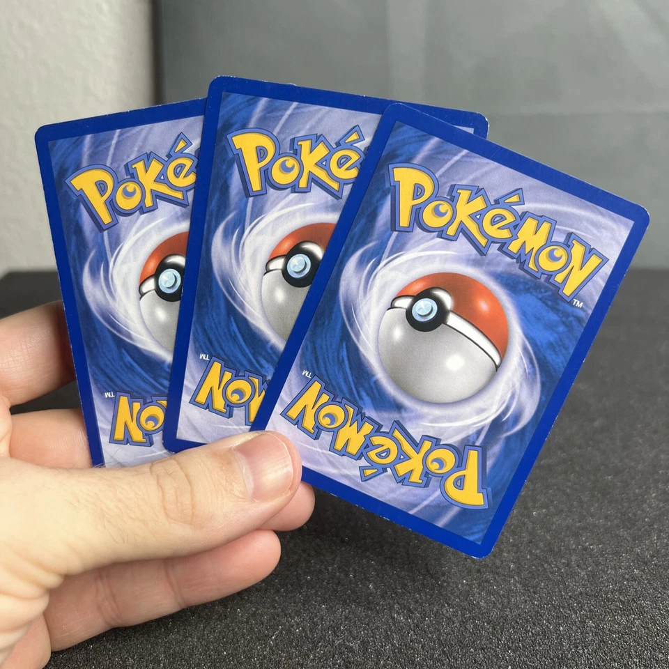 Slugma 67/90 Undaunted Pokemon Card Non-Holo 3 - Image 4 of 4