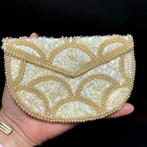 la regale clutch purse