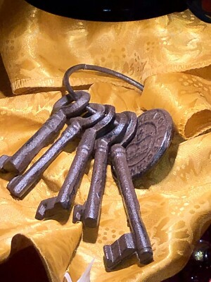 #ad Vintage Skeleton Keys Ring Kew Botanical Garden Decor Old Keys Holder $11.99