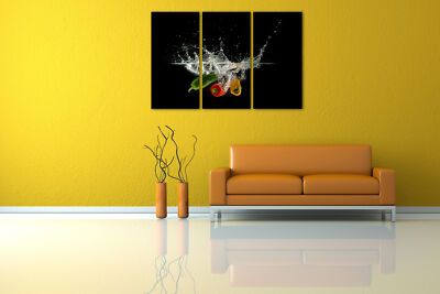 Tableau Mural Contemporain - Poivrons Végétaux Dans L'eau Sur Fond Noir - Prêt à Accrocher