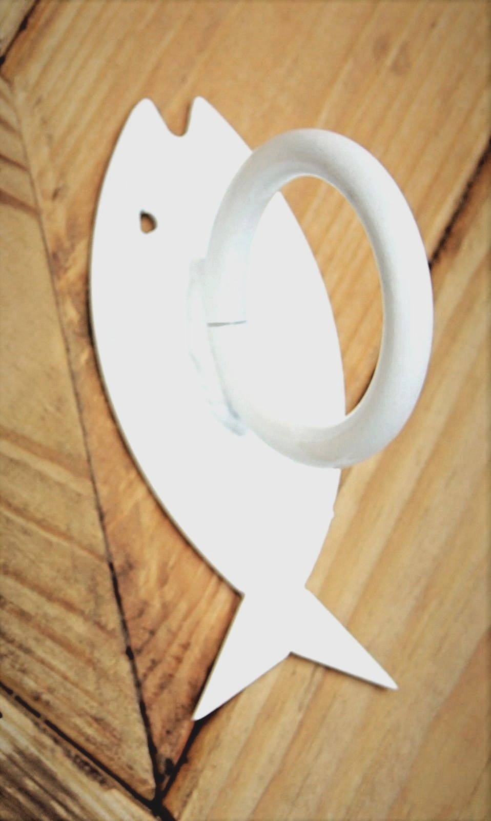 Nautical Rope Fence Bracket in white, Fish Design Rings, Dock Rope