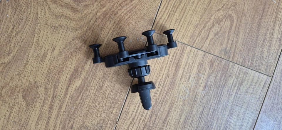 Pom Rotating Stand Car Mobile Phone Holder Air Vent - Black - Image 2 of 4