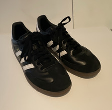 adidas Samba Black/White Low Top Lace-Up Athl...