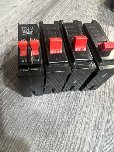 BRYANT BR2020, Interruttore tandem a 1 polo 20 Ampere, 120 Volt, (4) - Foto 3 di 3