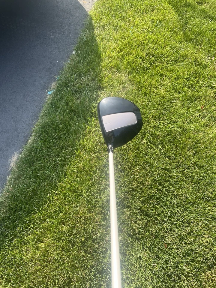 Controlador Wilson Triton apenas usado con un Aldila Rogue Silver 95 MSI Foto 2 de 4