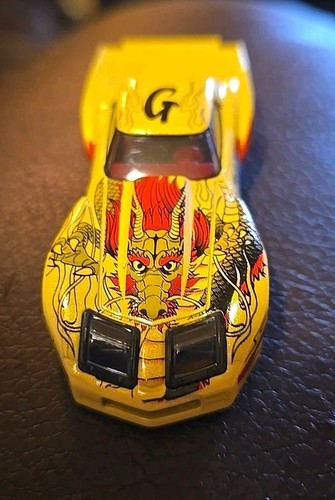 Hot Wheels Greenwood Corvette '76 - HW Art Cars 2023 Series (7/10) - Yellow/Dragon - 1:64 Scale Die-Cast Car - View #8