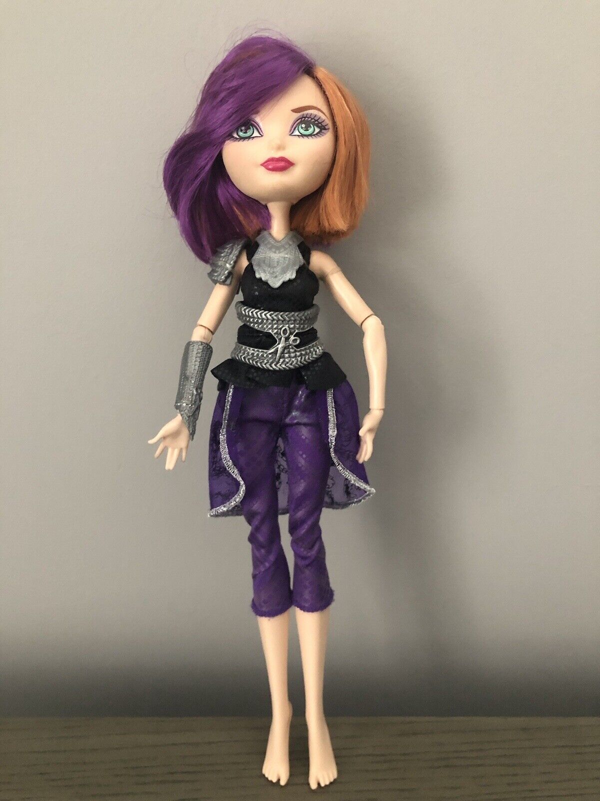 Boneca Ever After High Poppy o' Hair. LER A DESCRIÇÃO