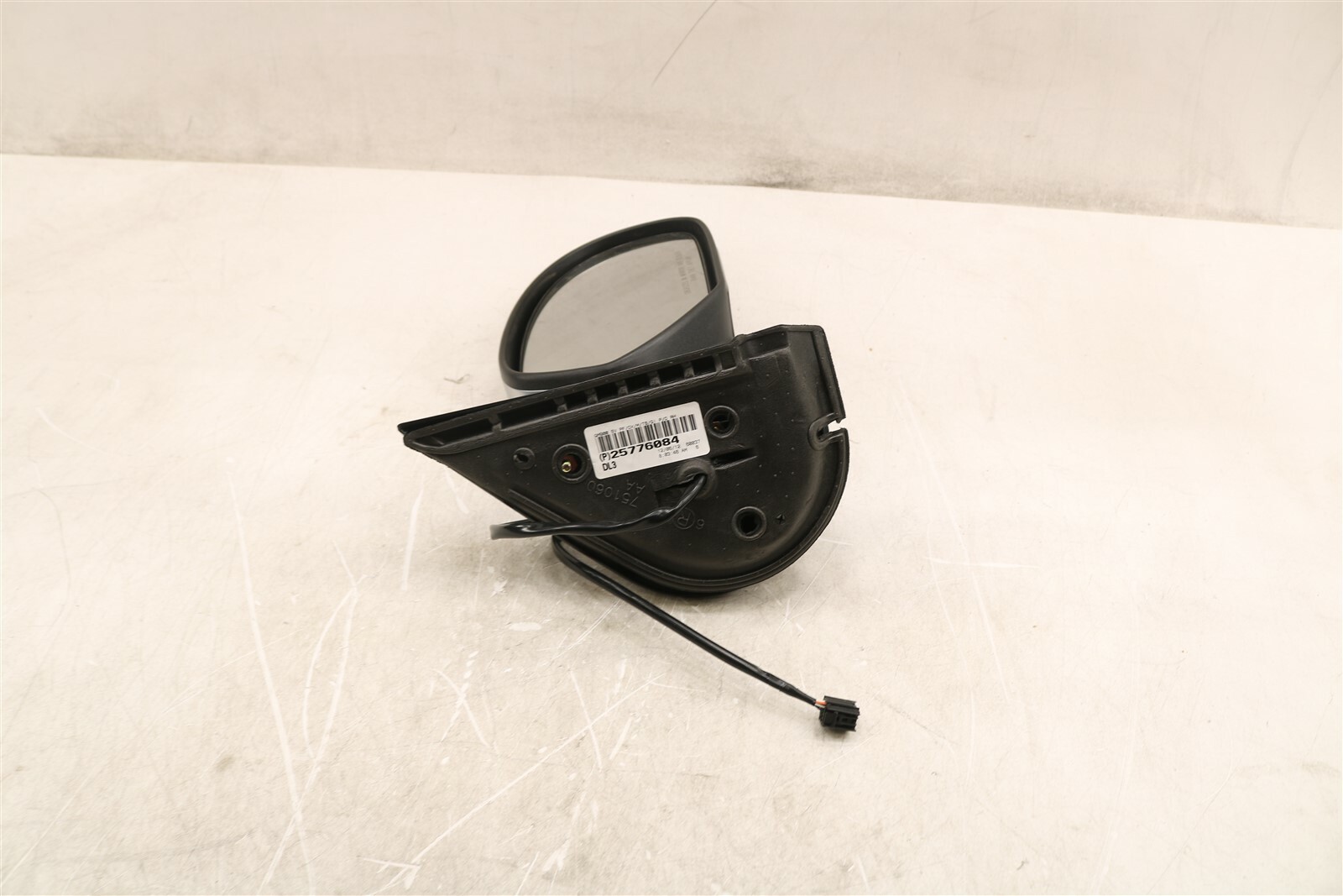 NEW OEM GM Passenger Side Door Mirror Power Folding 25776084 Tahoe  