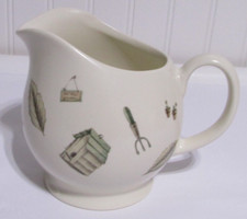 Pfaltzgraff    Naturewood   Gravy Boat Pitcher