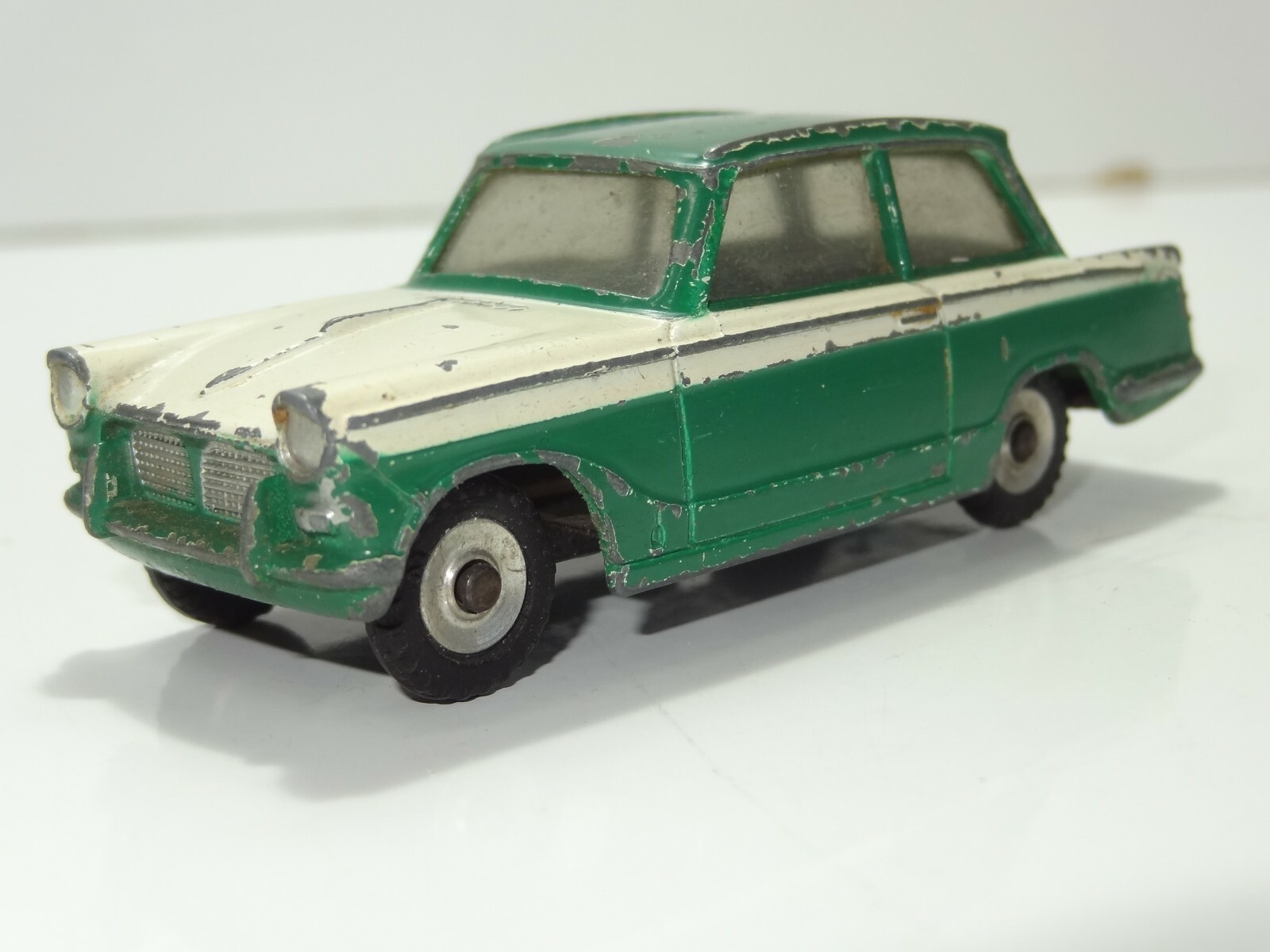 Dinky 189, Triumph Herald - Free Price Guide & Review