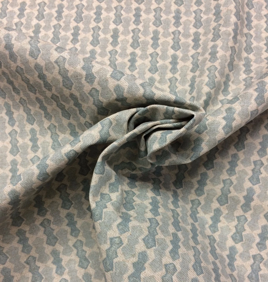 TELA BALARD DESIGNS MINSK AZUL GLACIAR PEQUEÑA GEO AZUL HIELO POR YARDA 55" W Foto 4 de 4