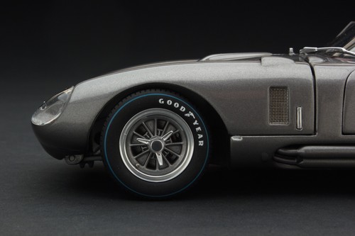 Exoto | 1:18 | 1965 Cobra Daytona | Diamond 60th Anniversary Edition 1964 - 2024 - Picture 11 of 24