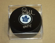 TORONTO MAPLE LEAFS #93 DOUG GILMOUR Autographed SIGNED Puck HOF 2011 JSA W/CASE