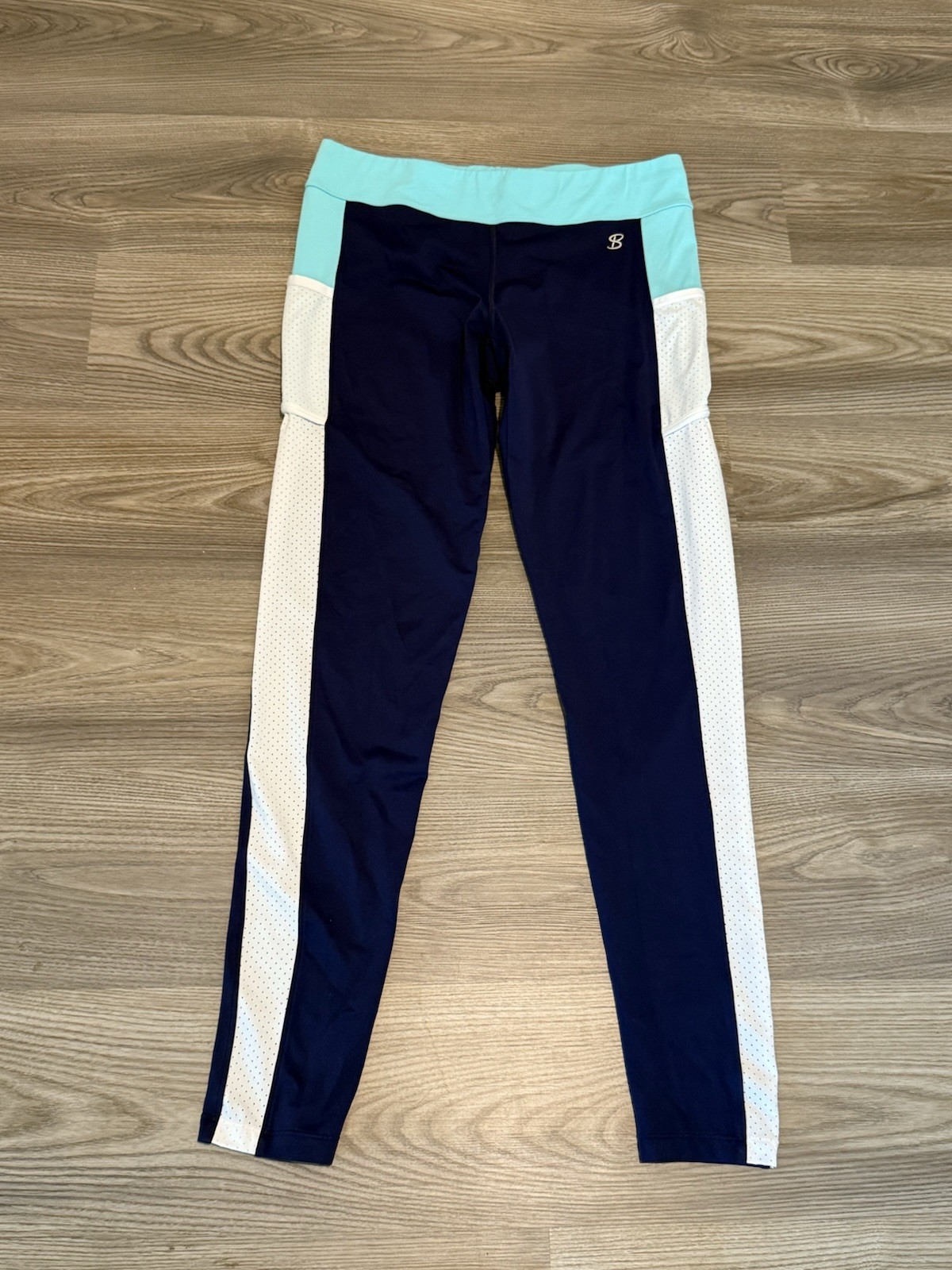 Sofibella Vented Athletic Legging Stash Pocket Wo… - image 1