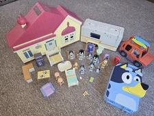 Bluey Pack & Go Family House, Camper, Jeep, Carryin Case & Extra Figures Lot