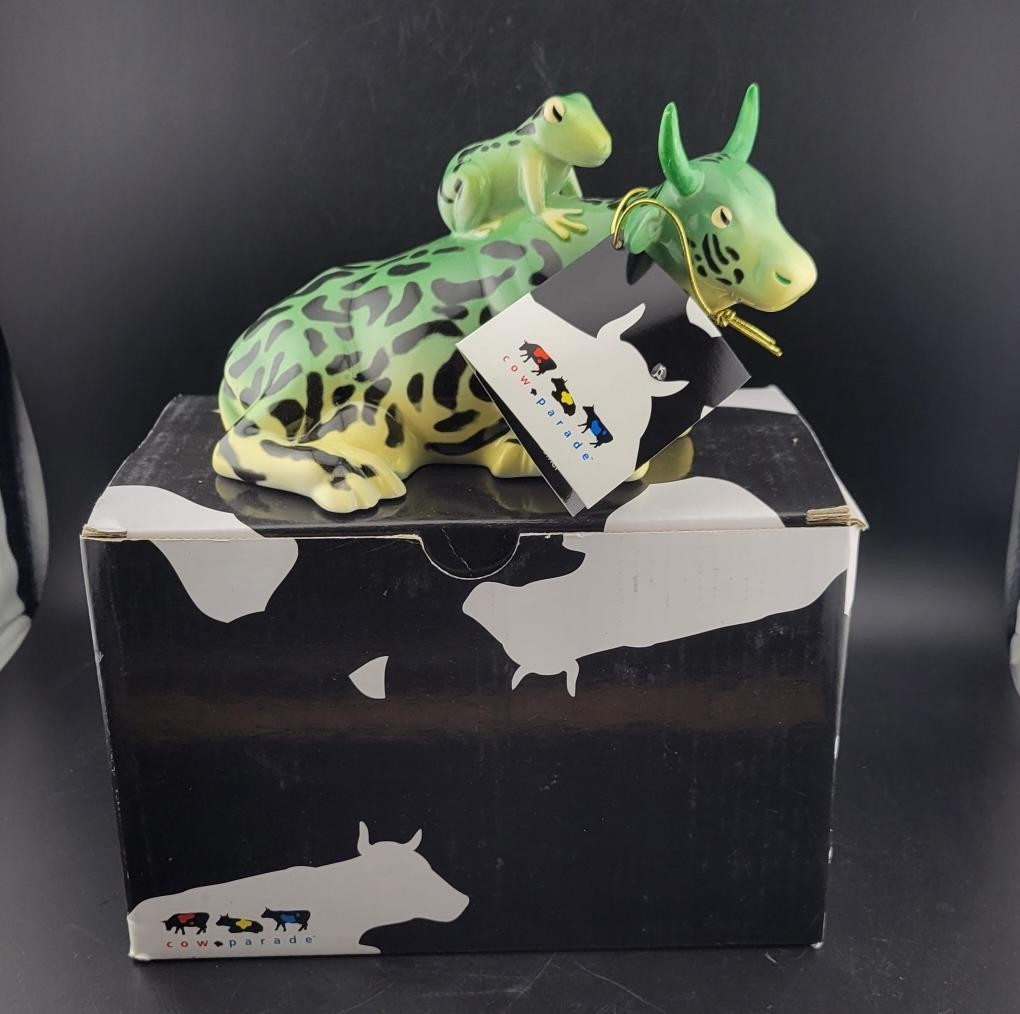 カウパレード　2002年 Cow Parade 2002 Mother Frog Green Ceramic Cow #9207