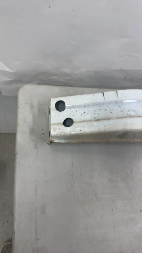 Núcleo de parachoques delantero Chrysler PT Cruiser 08 Foto 3 de 4