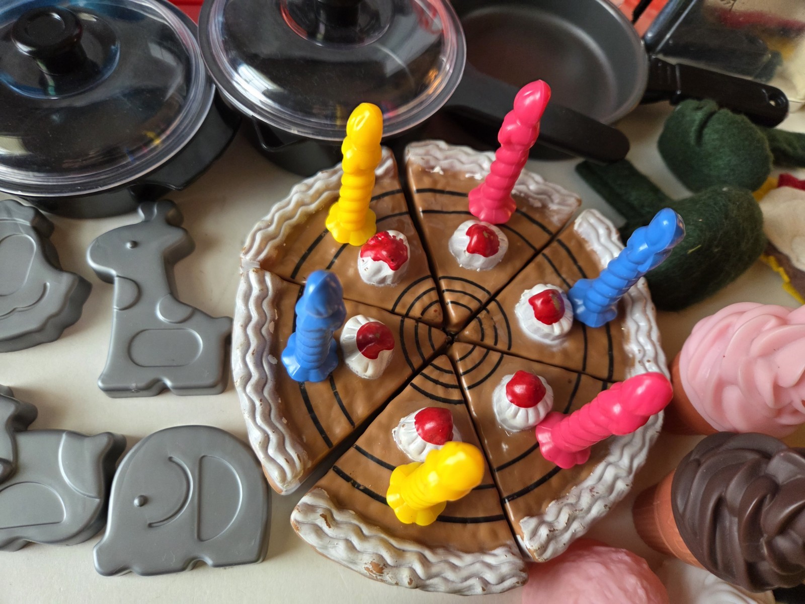 как выглядит Pretend Food Play Kitchen Items Lot Cookware, Microwave, Cash Register фото