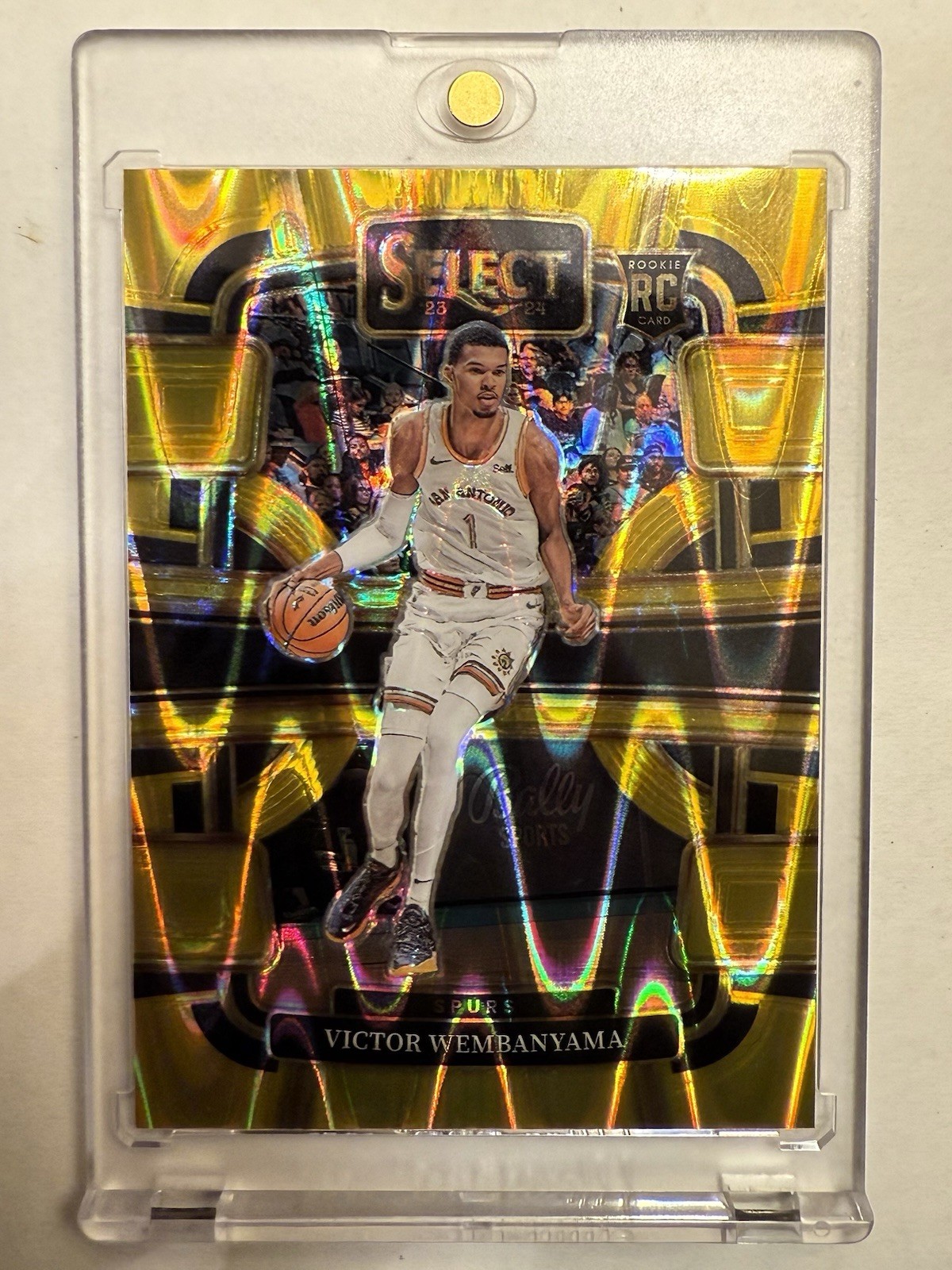 2023-24 Panini Select #87 Concourse Gold Tectonic Prizm Victor Wembanyama /10 Rc