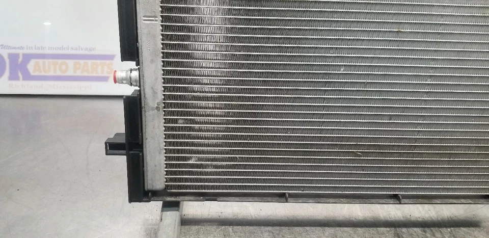 13 MERCEDES BENZ CLS63 AMG C218 5.5L INTERCOOLER RADIATOR 1975000103 Foto 4 de 4