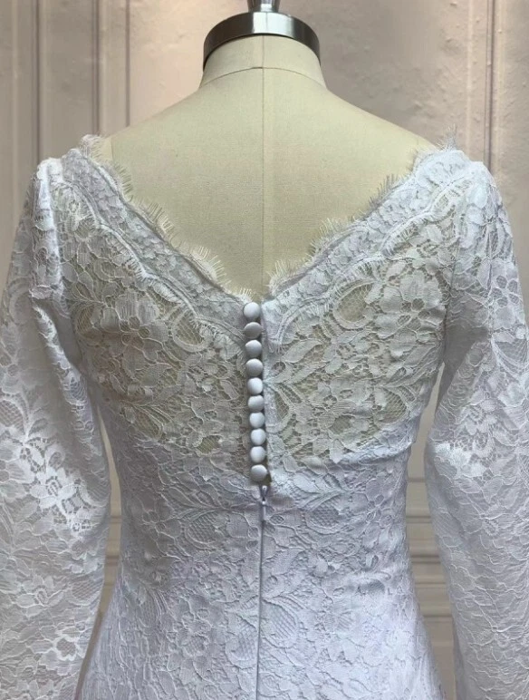 Vintage Tea-Length Scoop Beach Wedding Dress Lace Bridal Gown with Long Sleeves - Image 4 of 4