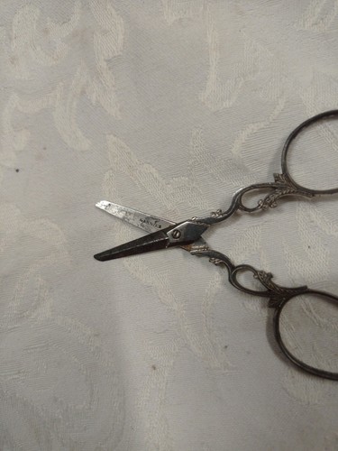 Anciens petits ciseaux de couture, de brodeuse, de dentellière Garnier - Afbeelding 6 van 7