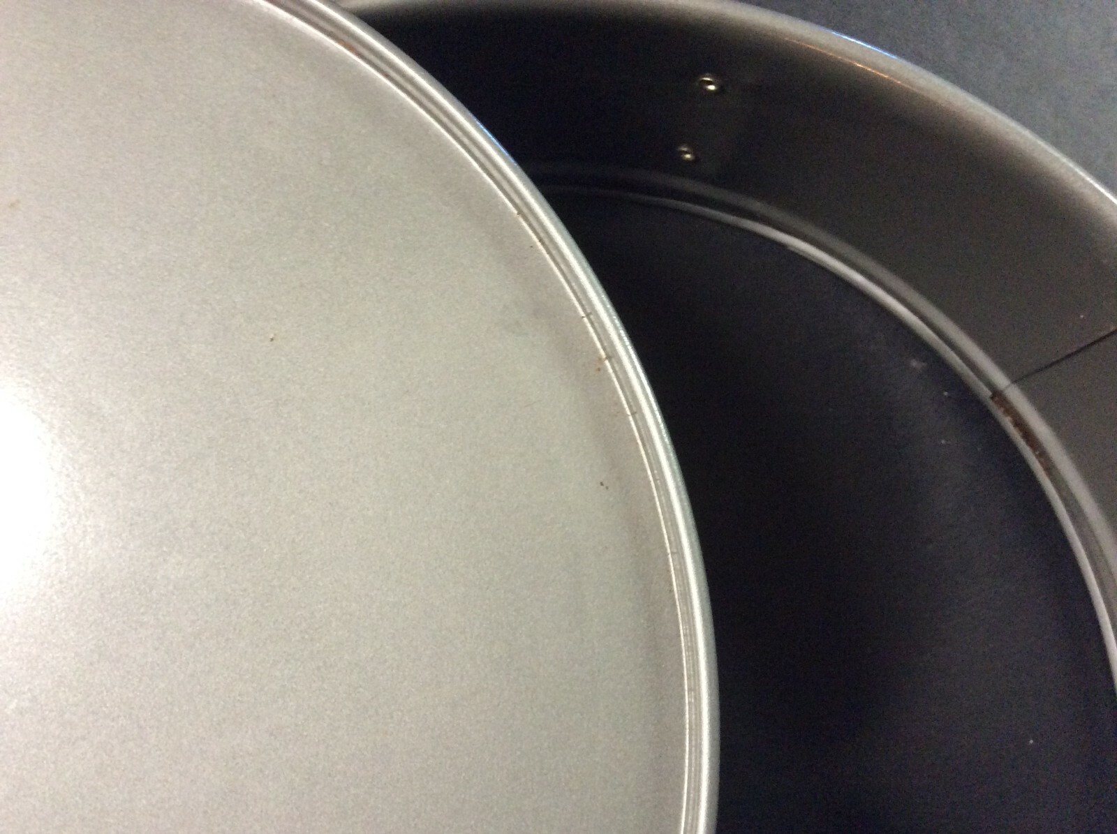 Ekco Round Cake Pan 101/2 Inch Diameter with Removable Ring (Very Good