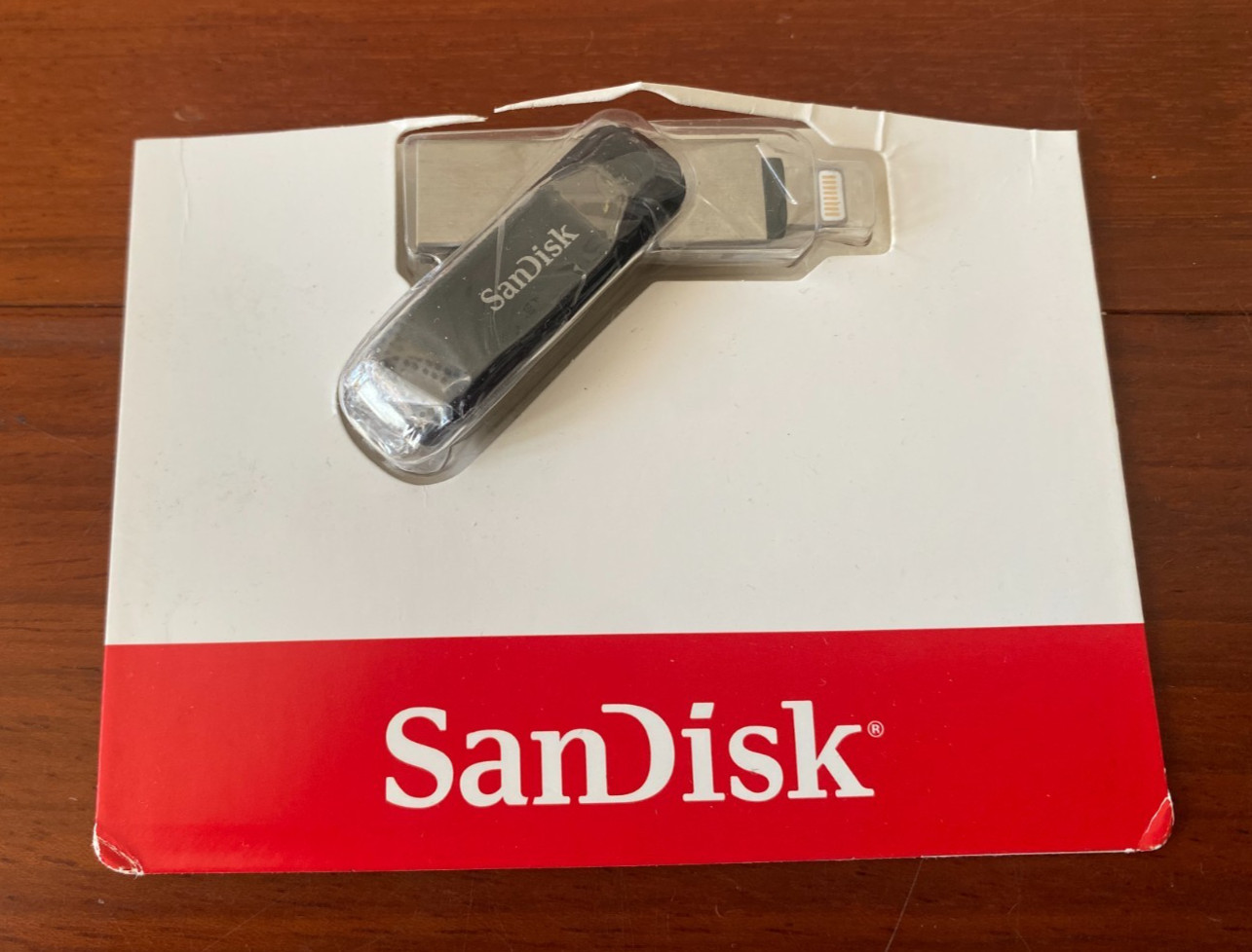 SanDisk 128GB iXpand Flash Drive Go USB Type A to Lightning 