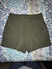 Women’s Olive Green Athletic Works Commuter Shorts Size S (4-6)