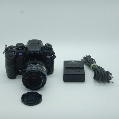 Konica Minolta Dynax 7D DSLR + Sigma AF Zoom 28-70mm 1:3,5-4,5 Objektiv