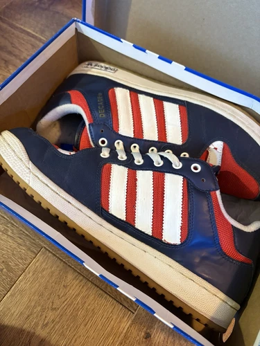 Adidas Decade Skt UK10 rosse e blu navy suola in gomma con scatola originale